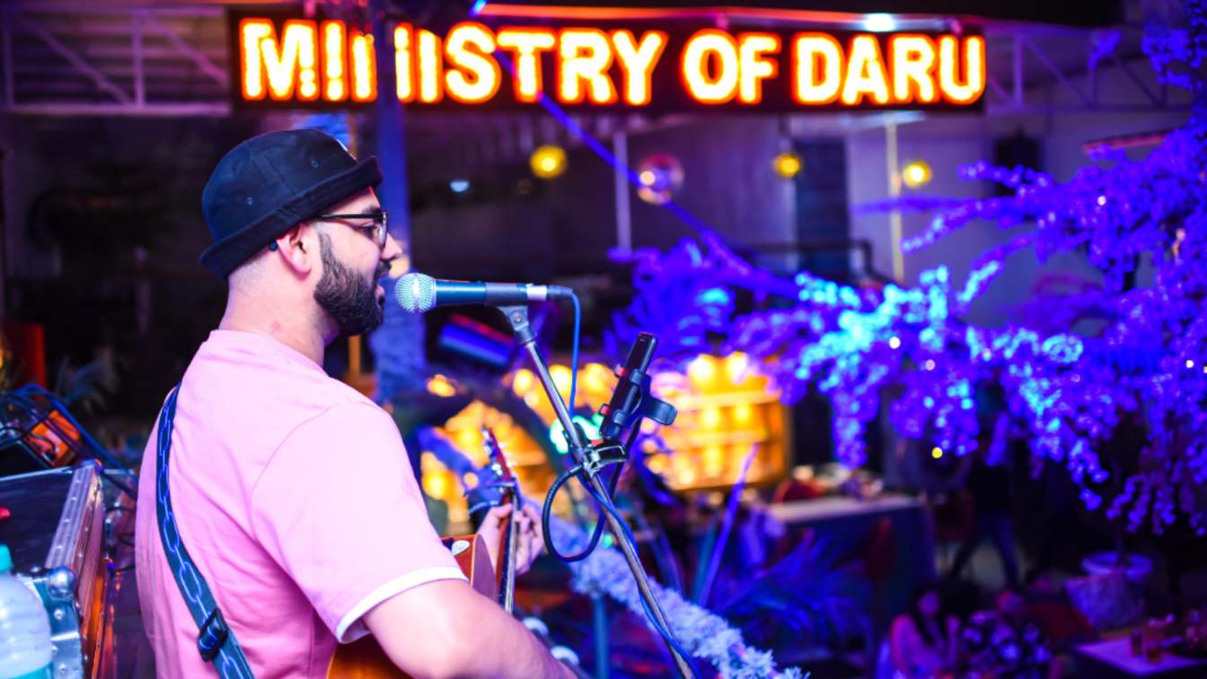 Live Music Restaurant in Noida: Ministry of Daru