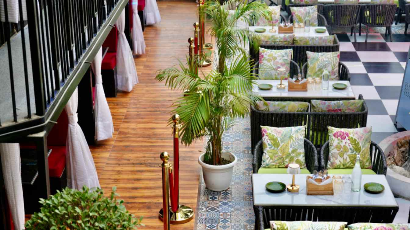 Best Open Terrace Restaurants and Bars in Noida – Rooftop Dining, Live Music, DJ Nights & More
