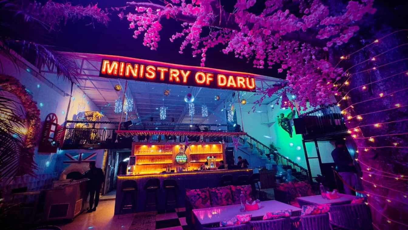 Unlimited Party Packages Price in Noida at Ministry of Daru