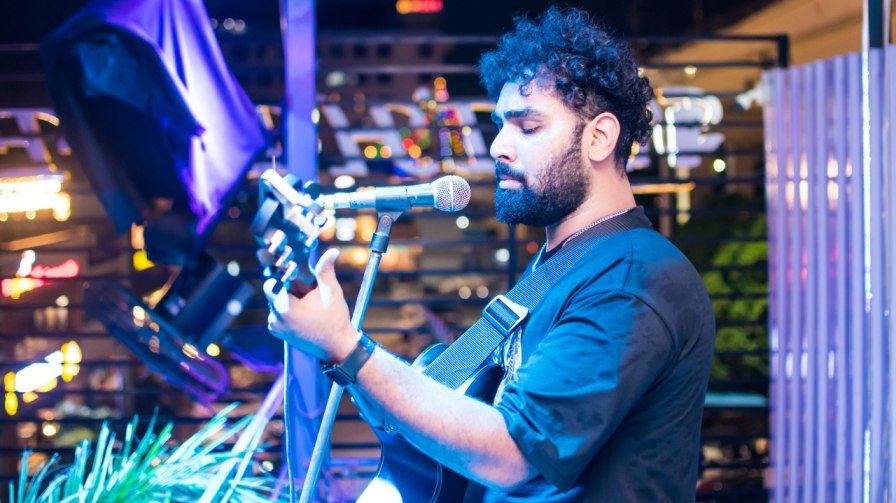 Restaurant in Noida with Live Music