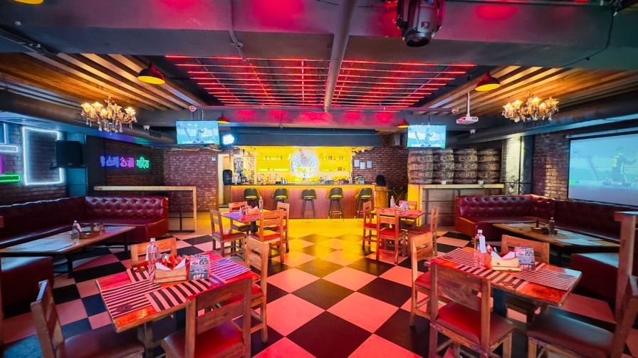 Restaurant in Noida