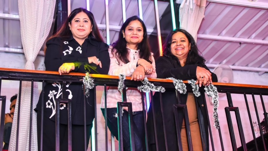 Restaurant in Noida